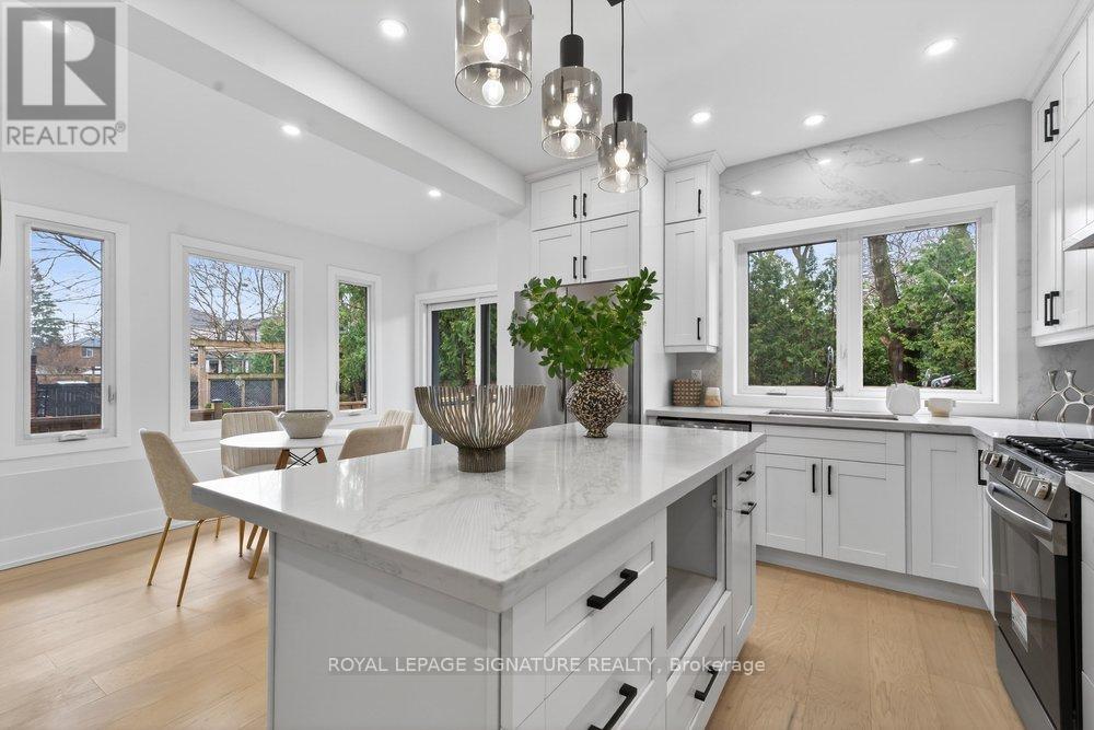 290 Chisholm Avenue, Toronto, Ontario  M4C 4W7 - Photo 20 - E13037322