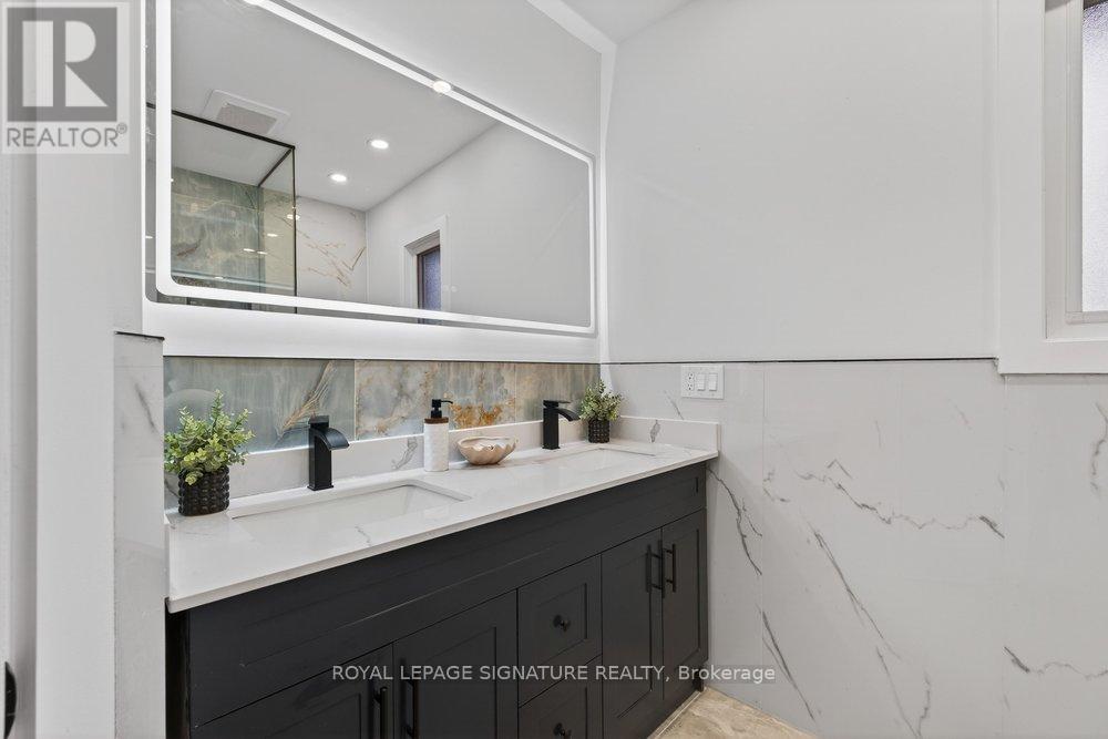 290 Chisholm Avenue, Toronto, Ontario  M4C 4W7 - Photo 29 - E13037322