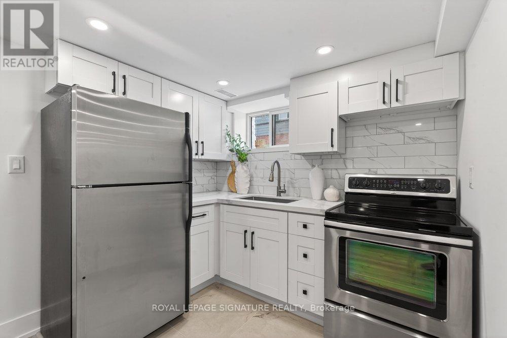 290 Chisholm Avenue, Toronto, Ontario  M4C 4W7 - Photo 38 - E13037322