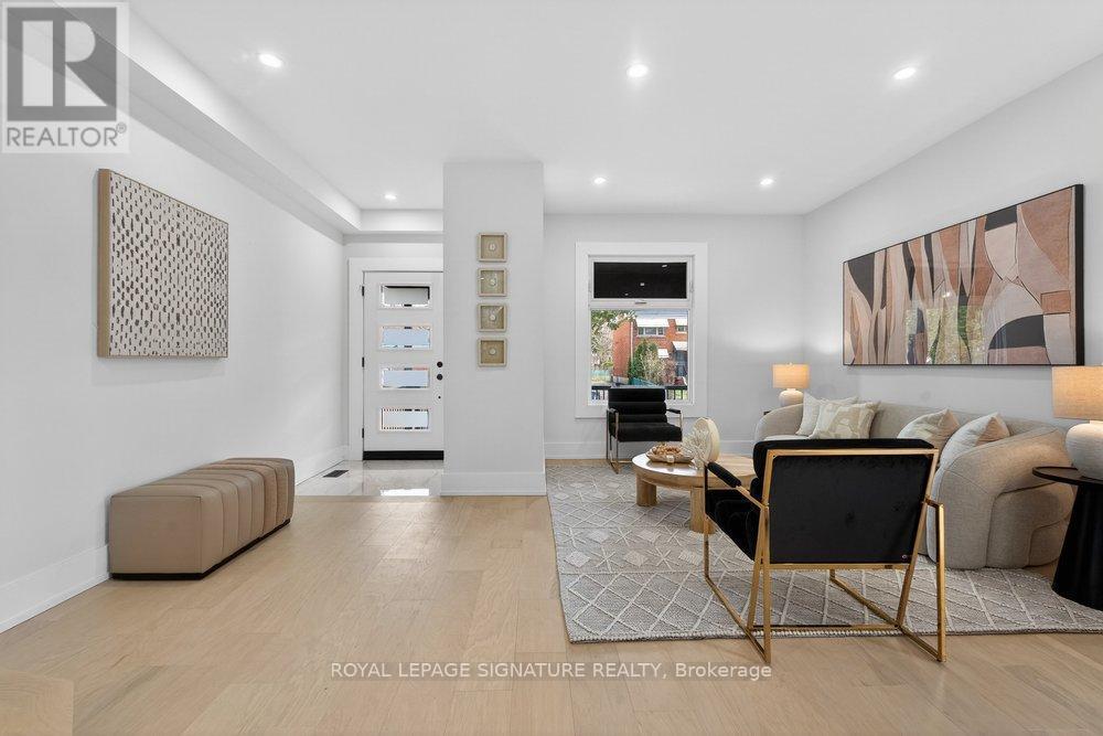 290 Chisholm Avenue, Toronto, Ontario  M4C 4W7 - Photo 4 - E13037322