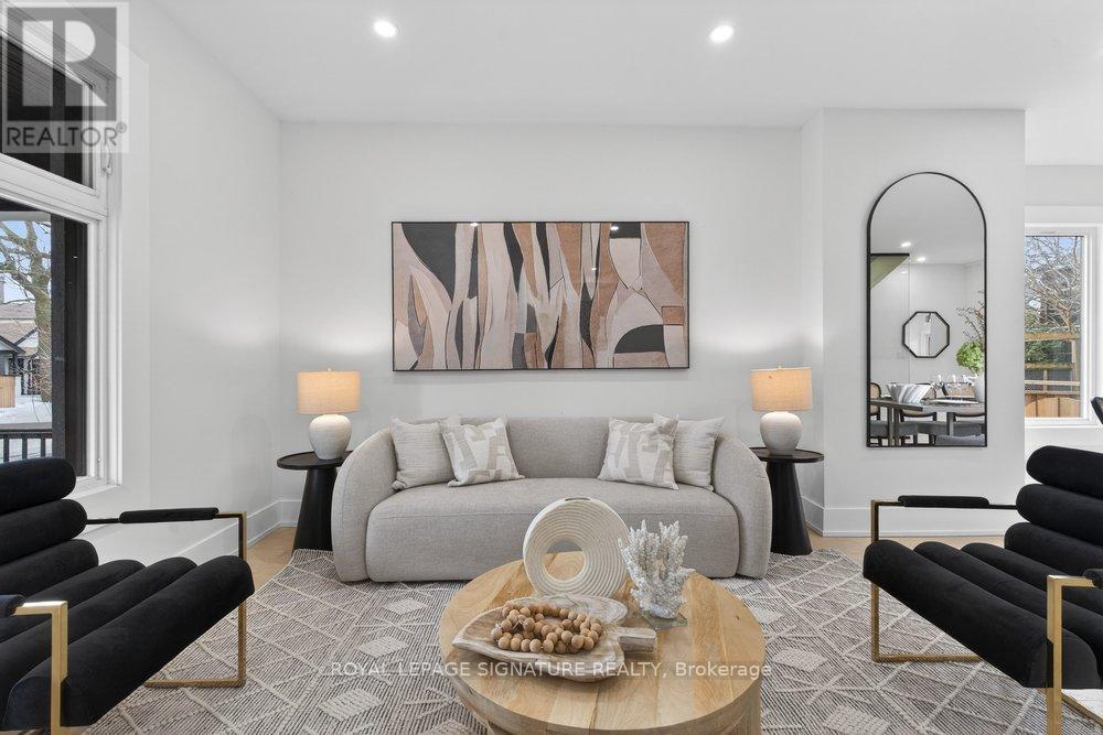 290 Chisholm Avenue, Toronto, Ontario  M4C 4W7 - Photo 8 - E13037322