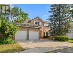 33 AUTUMN WAY, Aurora, Ontario