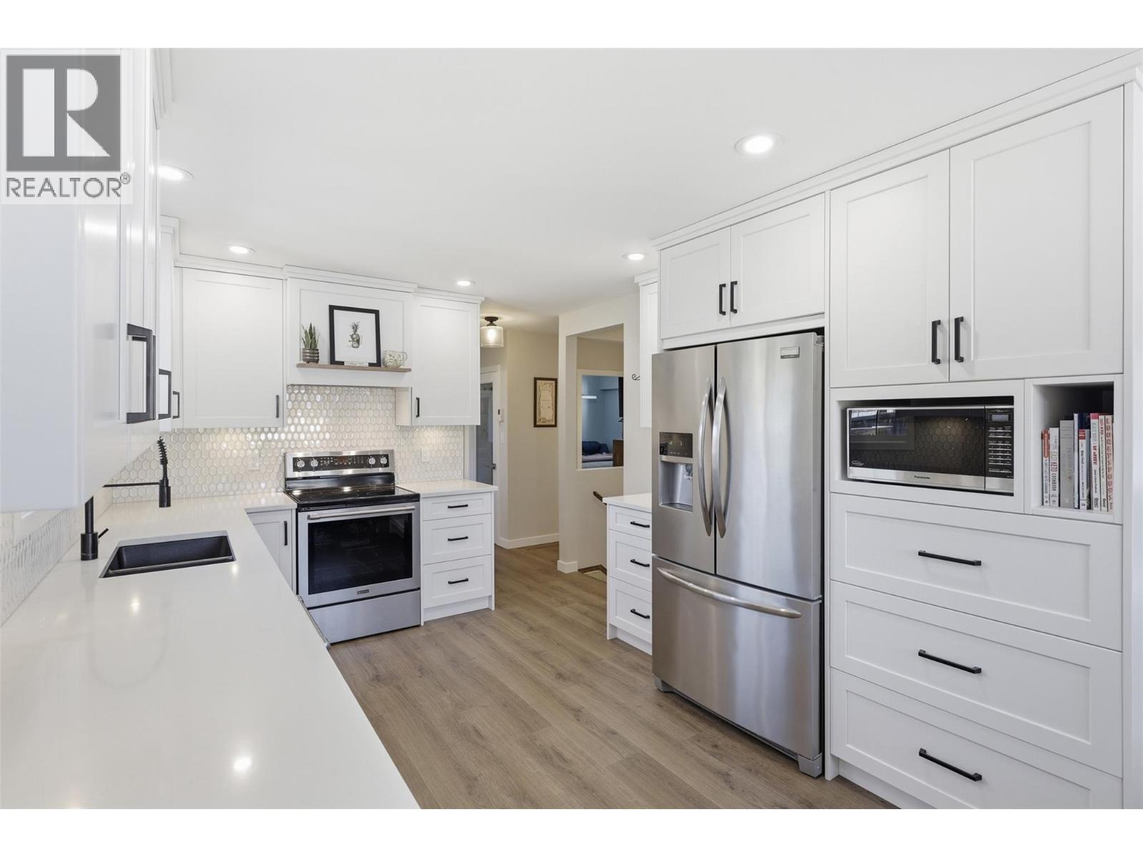 2484 Young Avenue, Kamloops, British Columbia  V2B 4M8 - Photo 6 - 10384668