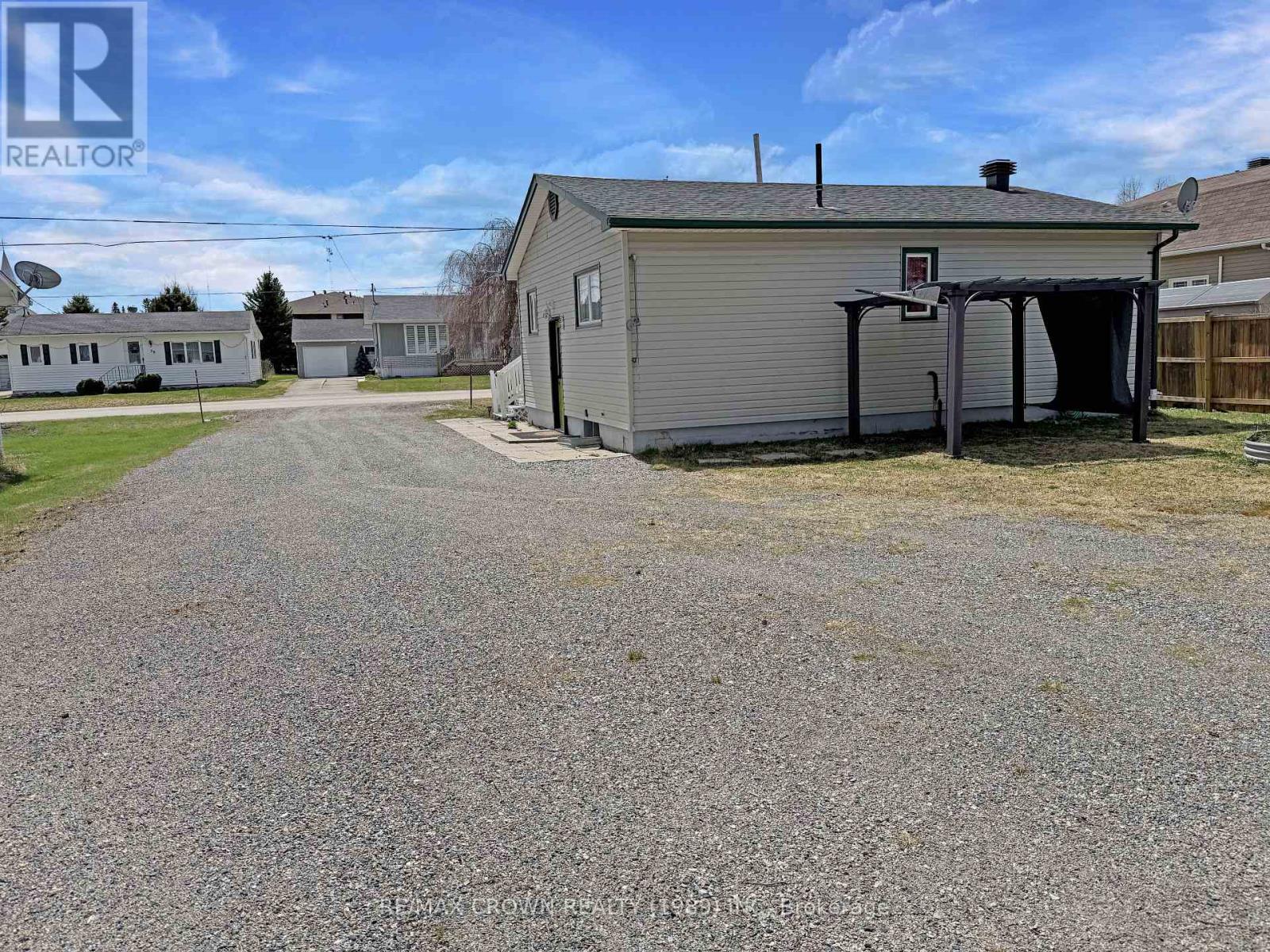 Fauquier - 35 Gauthier Street, Kapuskasing, Ontario  P0L 1G0 - Photo 2 - T13037460