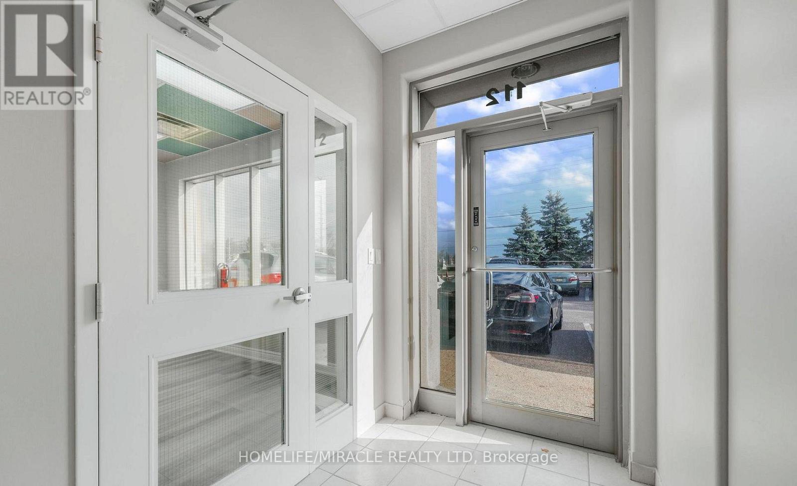 112 (Main Floor) - 2 Automatic Drive, Brampton, Ontario  L6S 6K8 - Photo 5 - W13037292