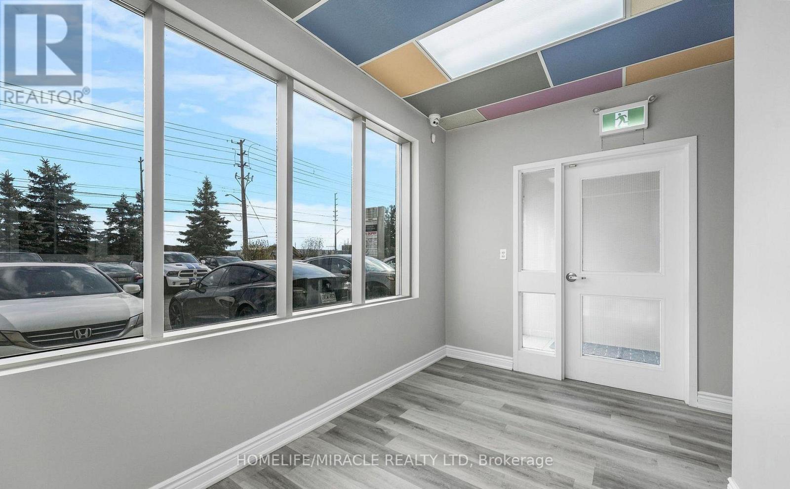 112 (Main Floor) - 2 Automatic Drive, Brampton, Ontario  L6S 6K8 - Photo 6 - W13037292