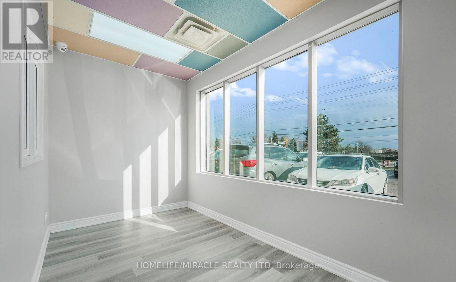 112 (Main Floor) - 2 Automatic Drive, Brampton, Ontario  L6S 6K8 - Photo 7 - W13037292