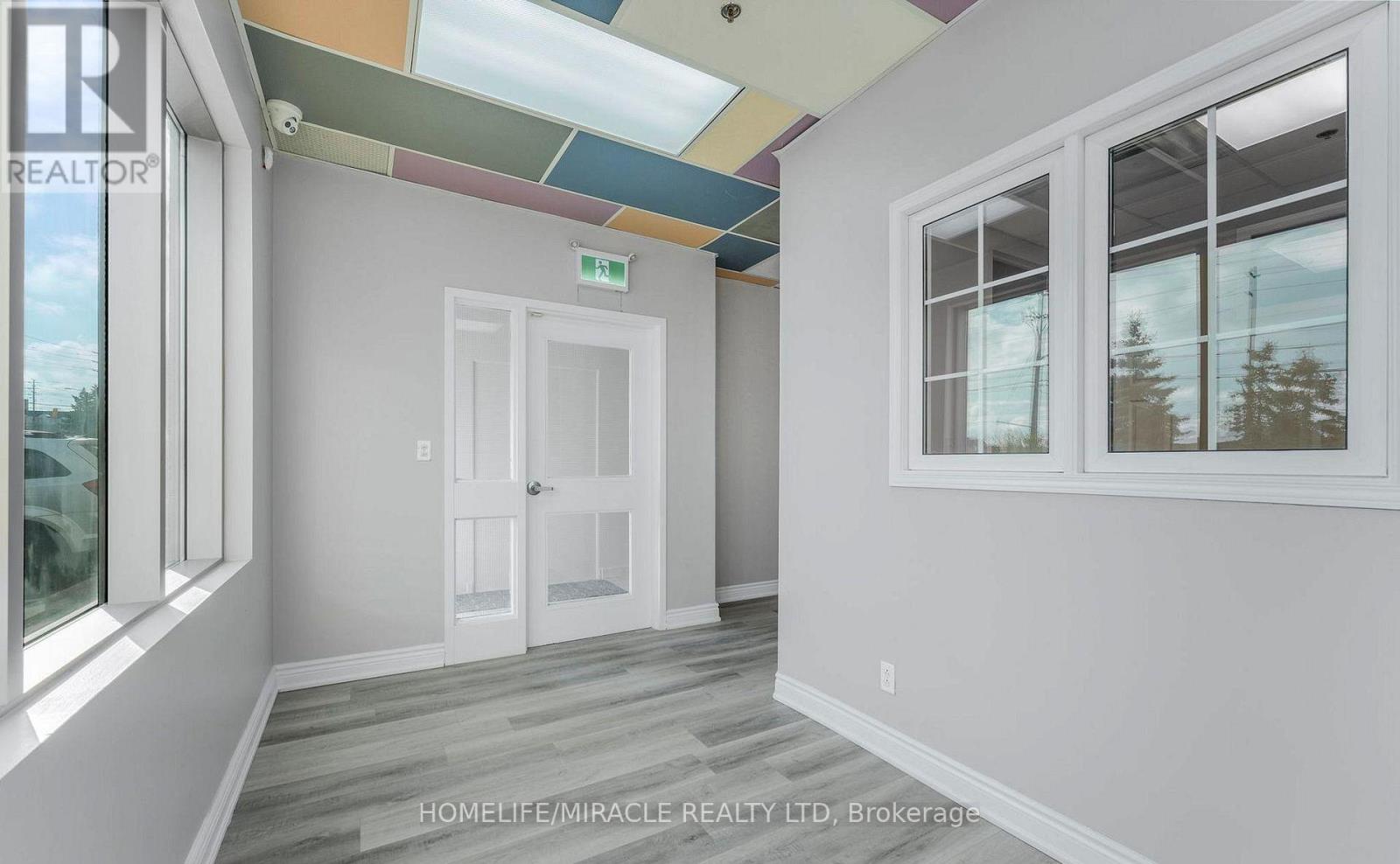 112 (Main Floor) - 2 Automatic Drive, Brampton, Ontario  L6S 6K8 - Photo 9 - W13037292