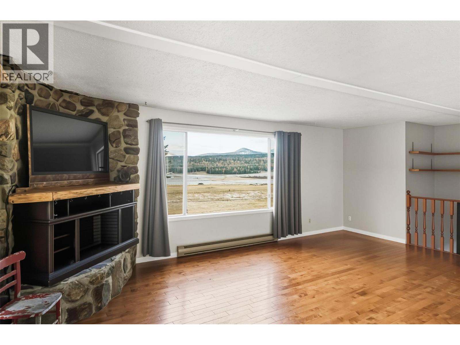 1414 Kelly Road, Bridesville, British Columbia  V0H 1B0 - Photo 5 - 10369908