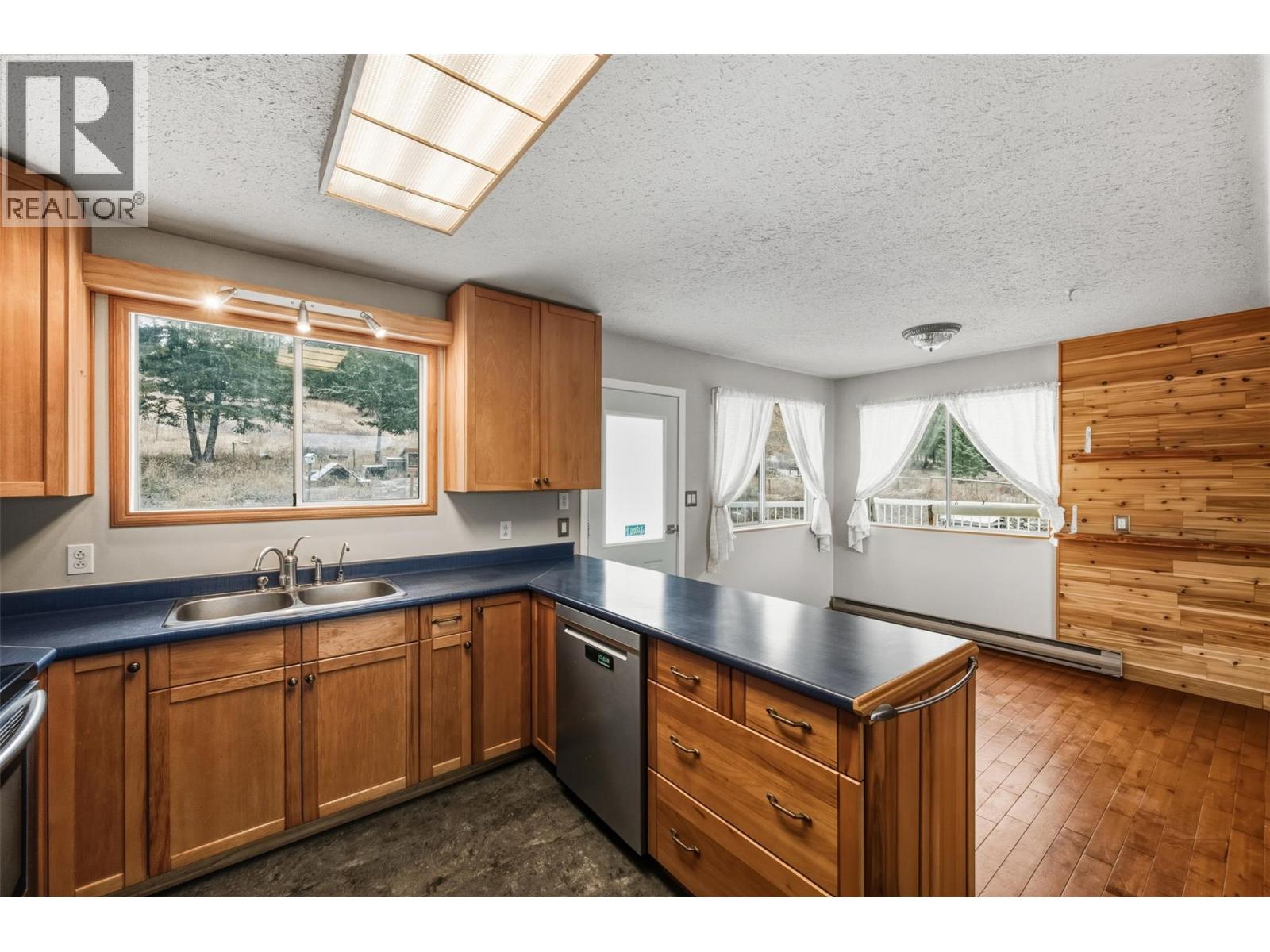 1414 Kelly Road, Bridesville, British Columbia  V0H 1B0 - Photo 15 - 10369908