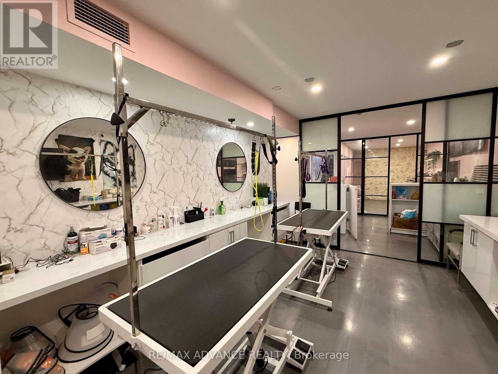 BSMT - 642 QUEEN STREET W, Toronto, Ontario