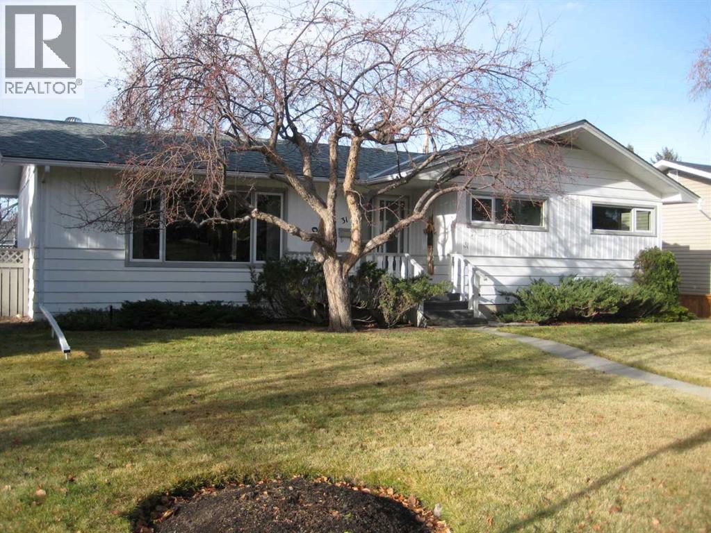 31 Gateway Drive SW, Calgary, Alberta  T3E 4J8 - Photo 1 - A2302148