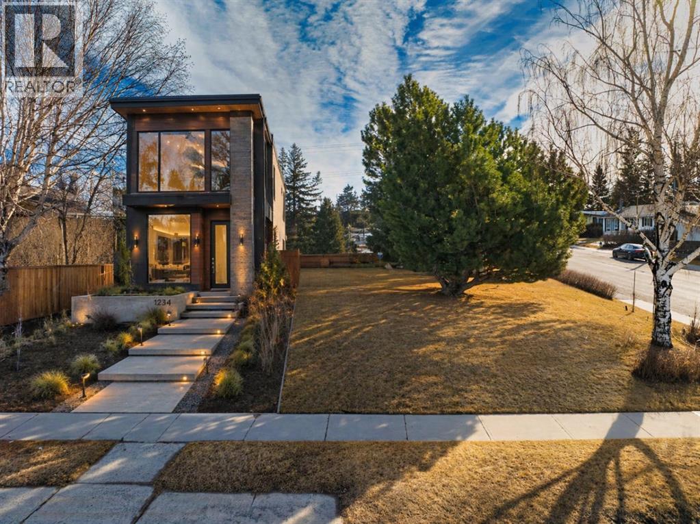 5424 37 Street SW, Calgary, Alberta  T3E 5M5 - Photo 1 - A2303793