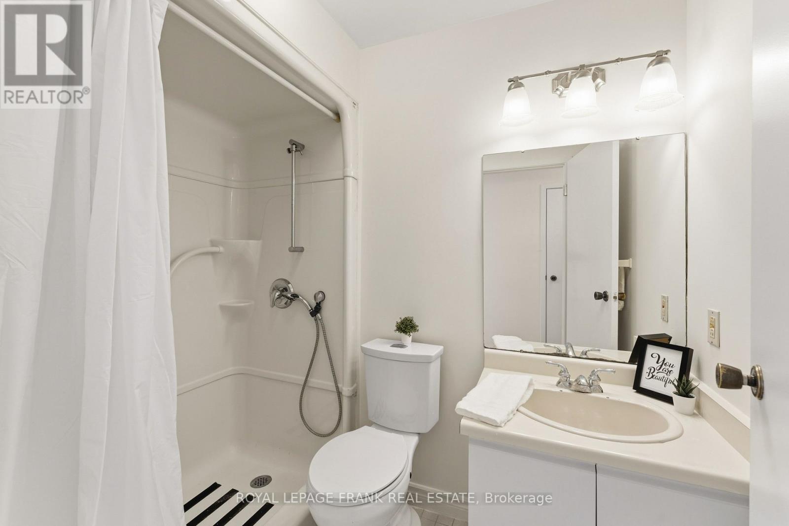 102 - 15 Clifton Street, Kawartha Lakes, Ontario  K0M 1N0 - Photo 11 - X12897834