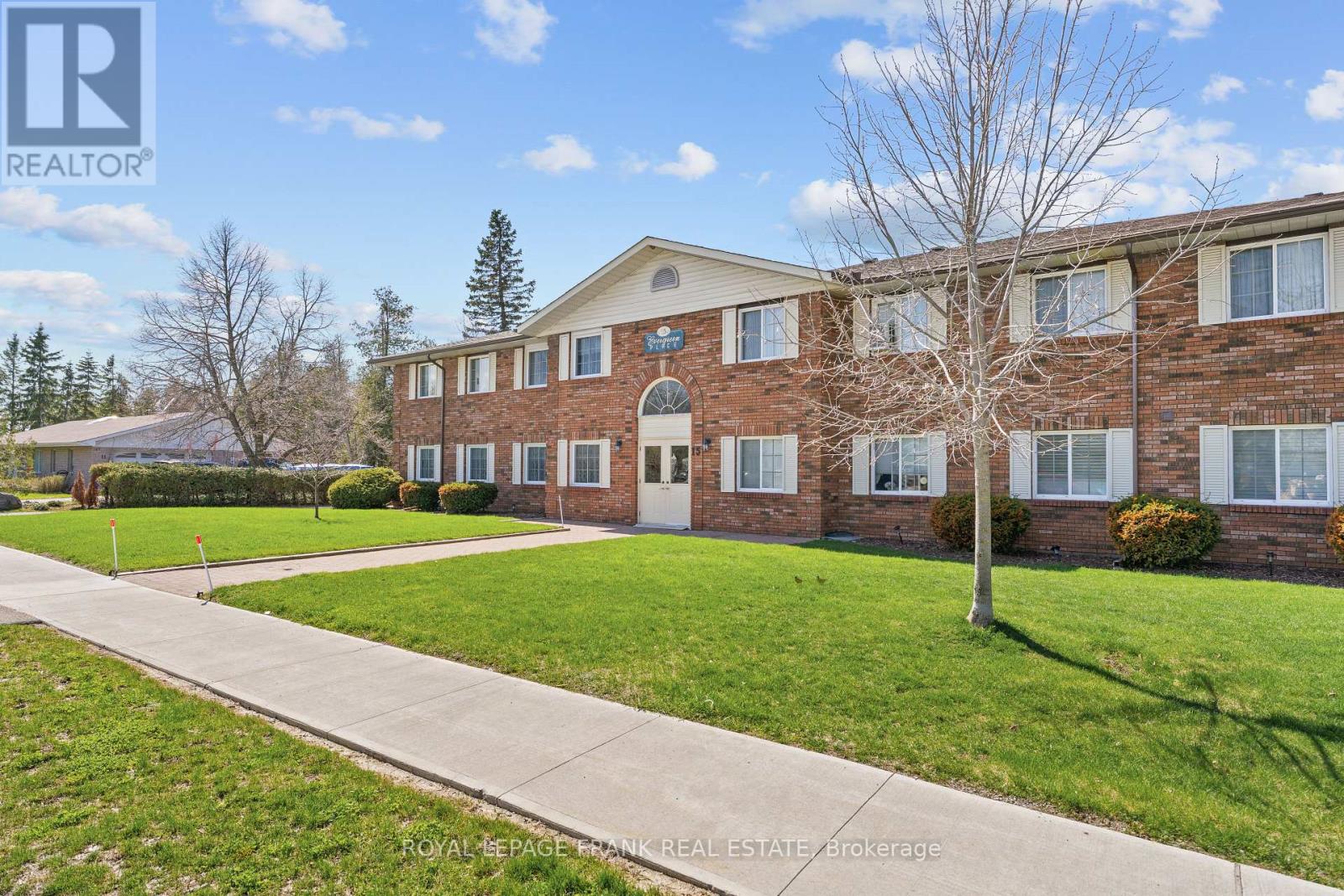 102 - 15 Clifton Street, Kawartha Lakes, Ontario  K0M 1N0 - Photo 1 - X12897834