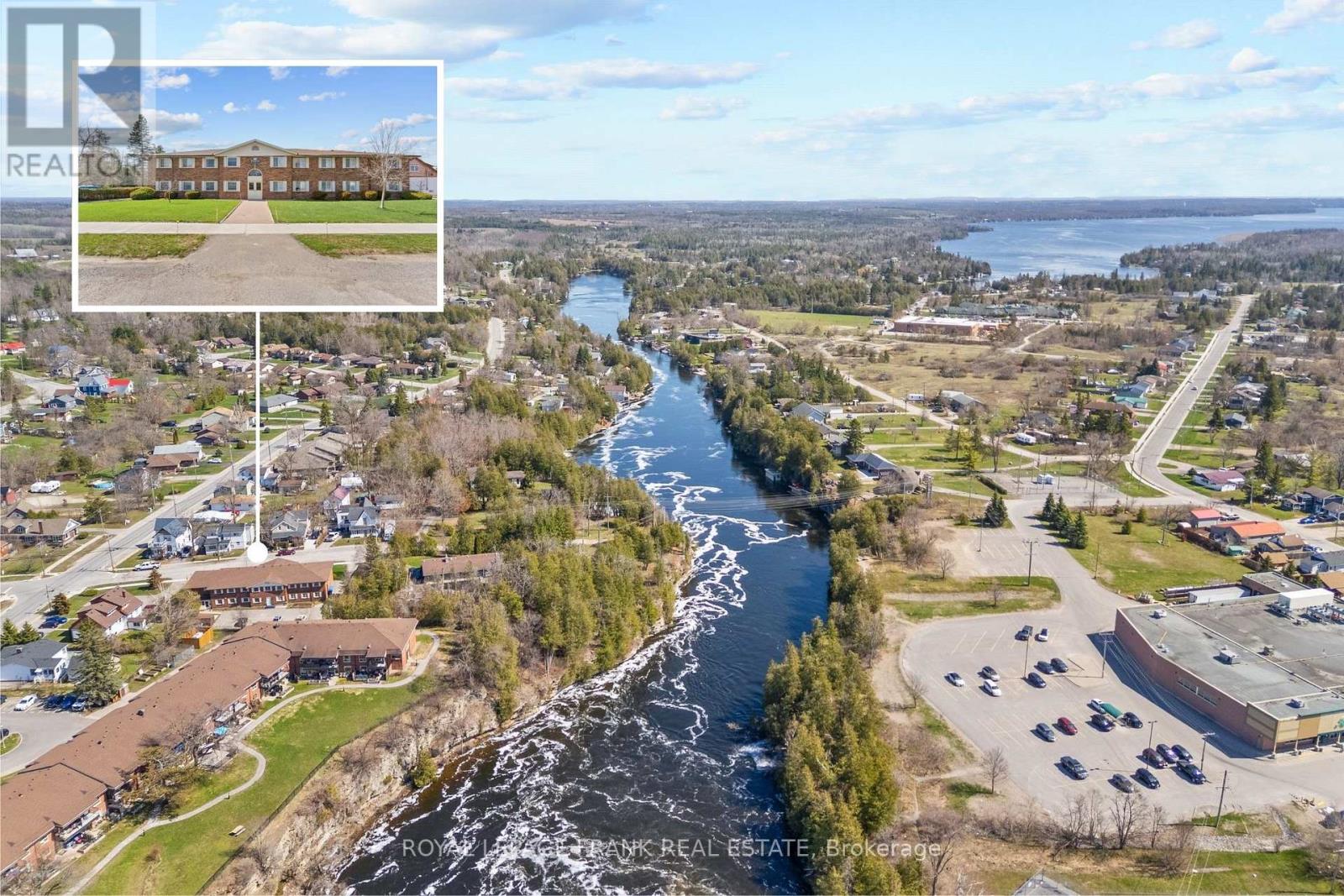 102 - 15 Clifton Street, Kawartha Lakes, Ontario  K0M 1N0 - Photo 2 - X12897834