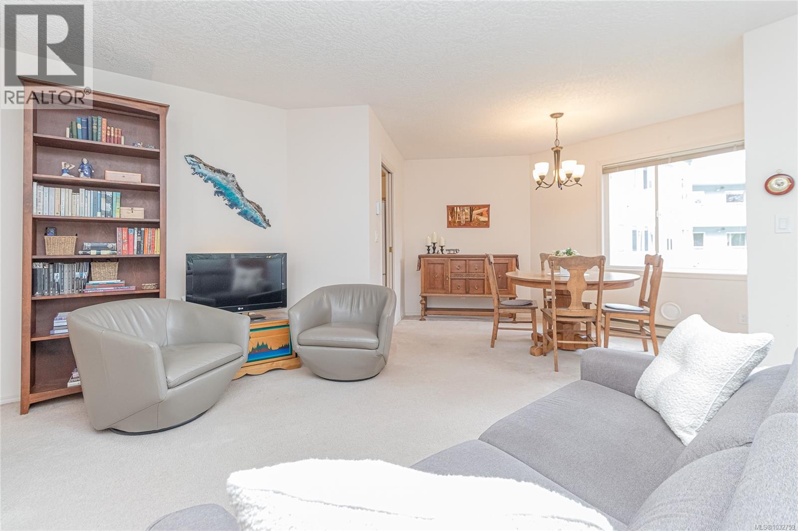 208 3931 Shelbourne St, Saanich, British Columbia  V8P 4H9 - Photo 11 - 1032759