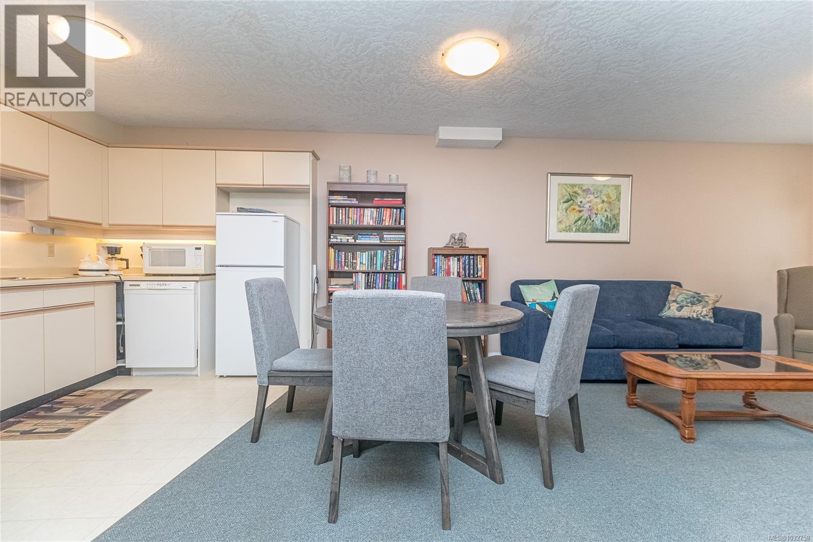 208 3931 Shelbourne St, Saanich, British Columbia  V8P 4H9 - Photo 35 - 1032759