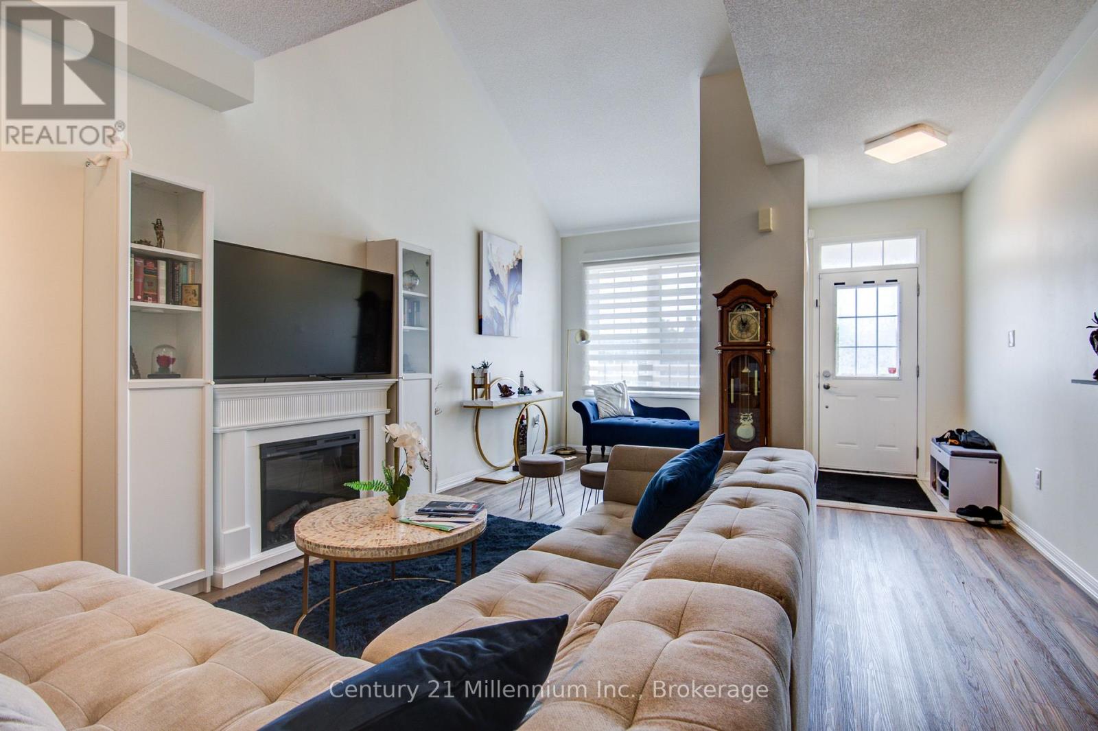 10 Providence Way, Wasaga Beach, Ontario  L9Z 0G3 - Photo 3 - S13037502