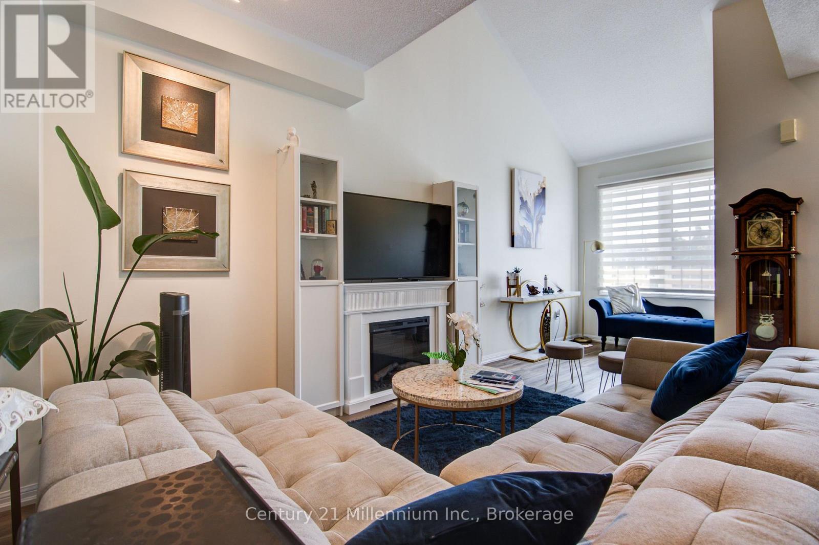 10 Providence Way, Wasaga Beach, Ontario  L9Z 0G3 - Photo 5 - S13037502