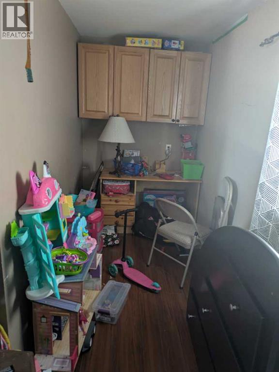 208 E 400 N Street, Raymond, Alberta  T0K 2S0 - Photo 3 - A2290296