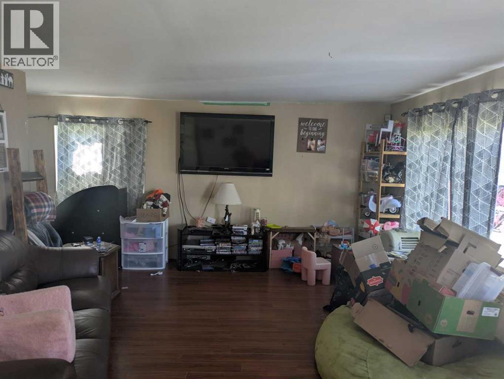 208 E 400 N Street, Raymond, Alberta  T0K 2S0 - Photo 4 - A2290296