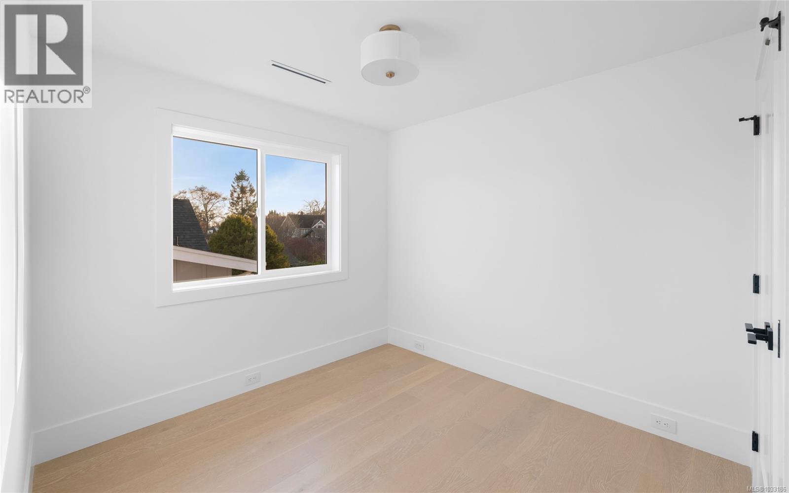 B 786 St. Patrick St, Oak Bay, British Columbia  V8S 4X5 - Photo 15 - 1033186