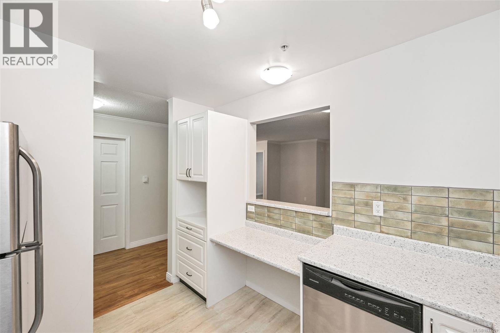 112 290 Island Hwy, View Royal, British Columbia  V9B 1G5 - Photo 8 - 1033259