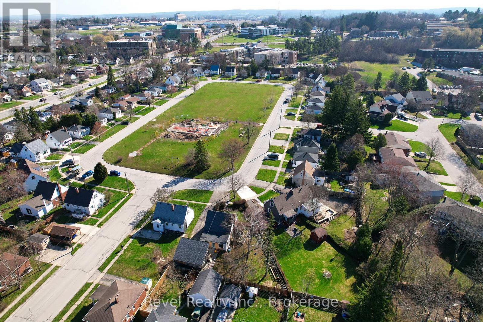 701 5th Street E, Owen Sound, Ontario  N4K 1E4 - Photo 2 - X13037492