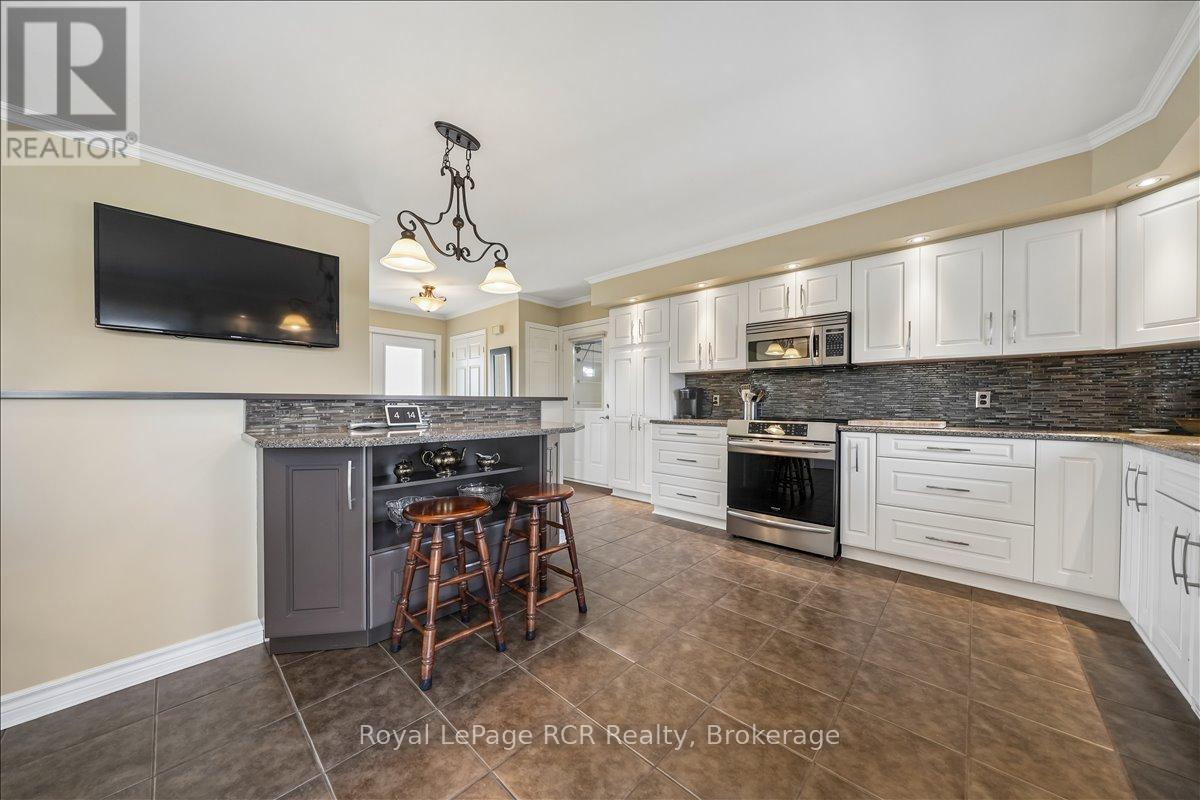 137525 Concession 7 Road, Georgian Bluffs, Ontario  N4K 5N5 - Photo 11 - X13037550