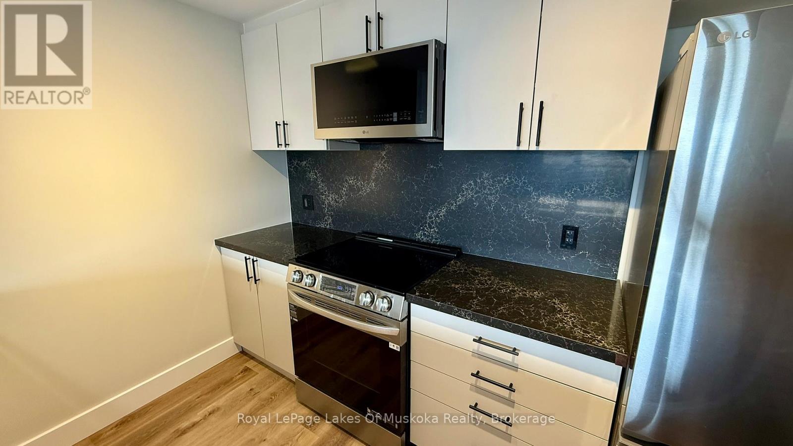 203 - 11 Tree Tops Lane, Huntsville, Ontario  P1H 0B8 - Photo 4 - X13037558