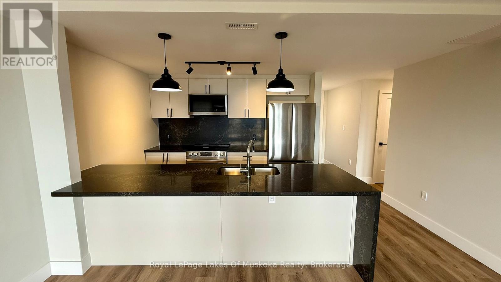 203 - 11 Tree Tops Lane, Huntsville, Ontario  P1H 0B8 - Photo 6 - X13037558