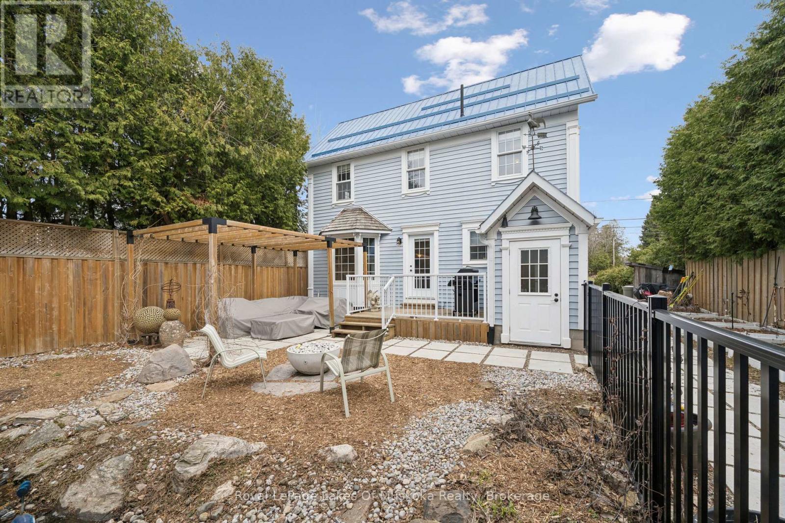 212 James Street, Bracebridge, Ontario  P1L 2B8 - Photo 2 - X13037628