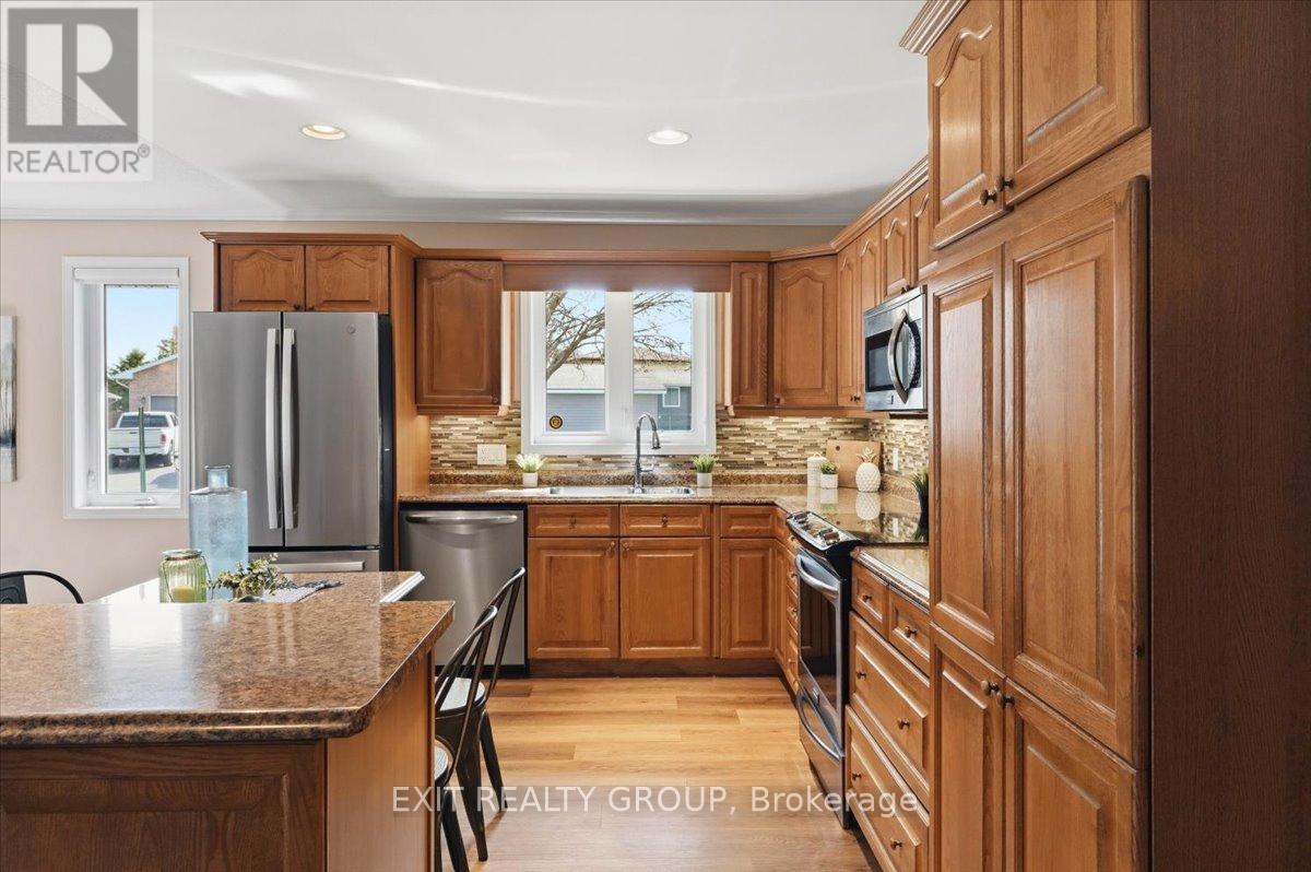 334 Bridge Street W, Belleville, Ontario  K8P 5M1 - Photo 12 - X13037630