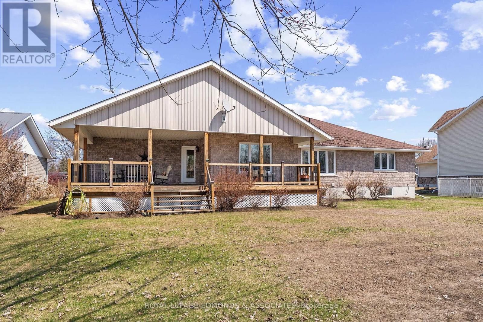 17 Minto Street, Whitewater Region, Ontario  K0J 1C0 - Photo 43 - X13022032