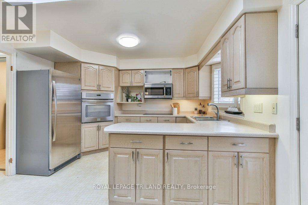 8 - 60 Rosecliffe Crescent, London South, Ontario  N6K 4E5 - Photo 7 - X13037504