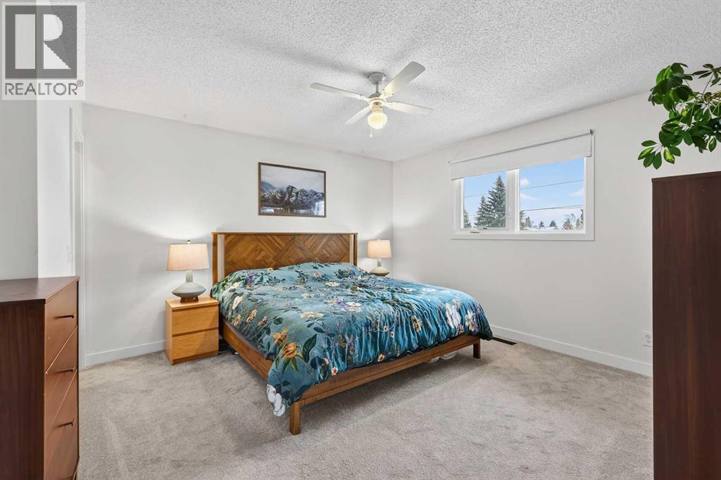 584 Woodhill Place Sw, Calgary, Alberta  T2W 3L5 - Photo 19 - A2298867