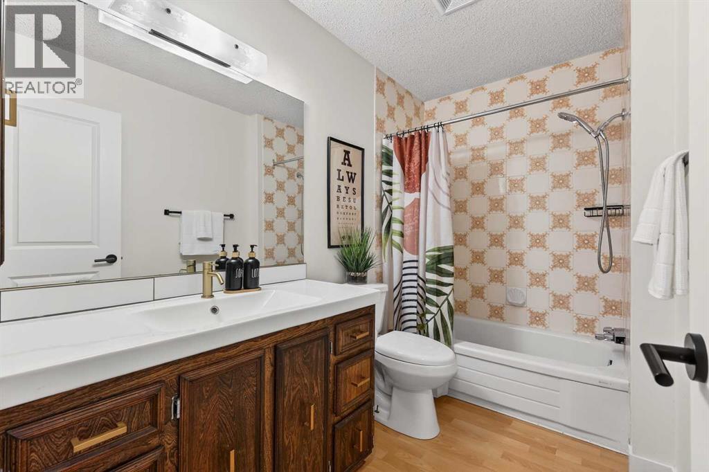 584 Woodhill Place Sw, Calgary, Alberta  T2W 3L5 - Photo 26 - A2298867