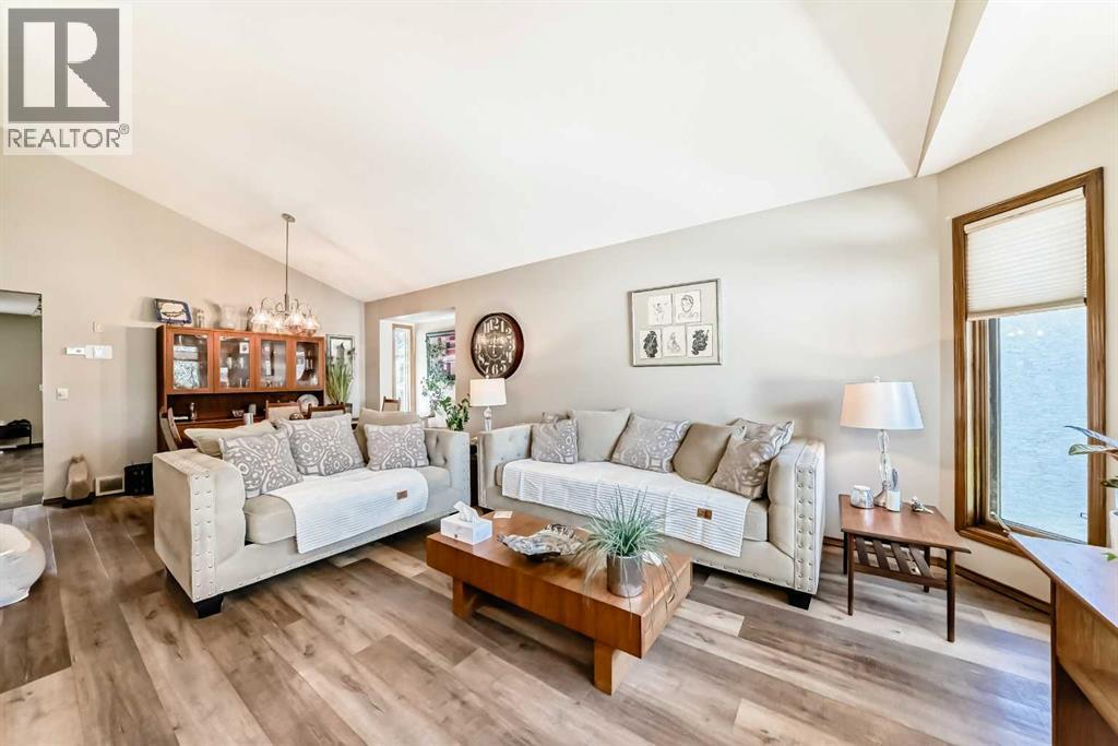 36 Shannon Road Sw, Calgary, Alberta  T2Y 2z6 - Photo 9 - A2303675