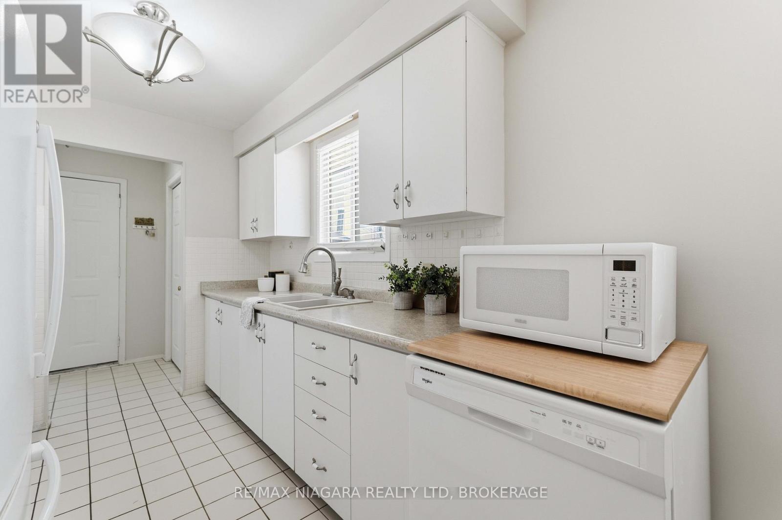 6156 Wildrose Crescent, Niagara Falls, Ontario  L2G 7T3 - Photo 11 - X13037430