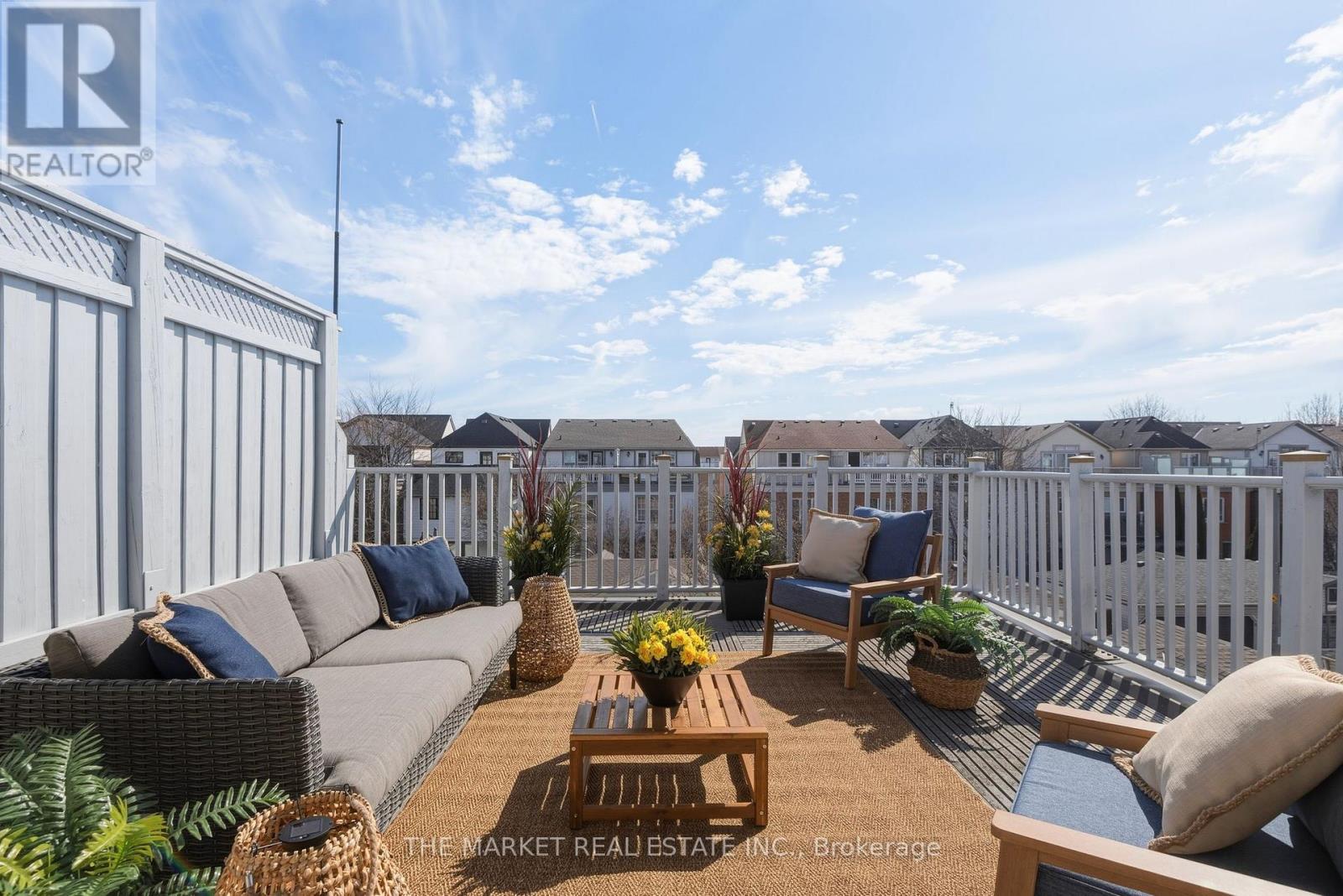 67 Winners Circle, Toronto, Ontario  M4L 3Y7 - Photo 3 - E13002800