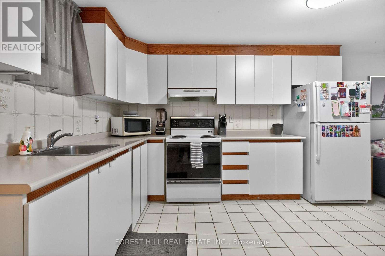 LOWER - 14 CONCORD AVENUE Toronto (Palmerston-Little Italy), ON M6H 2P1