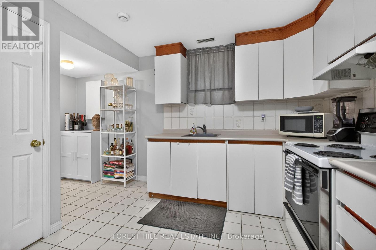 LOWER - 14 CONCORD AVENUE Toronto (Palmerston-Little Italy), ON M6H 2P1