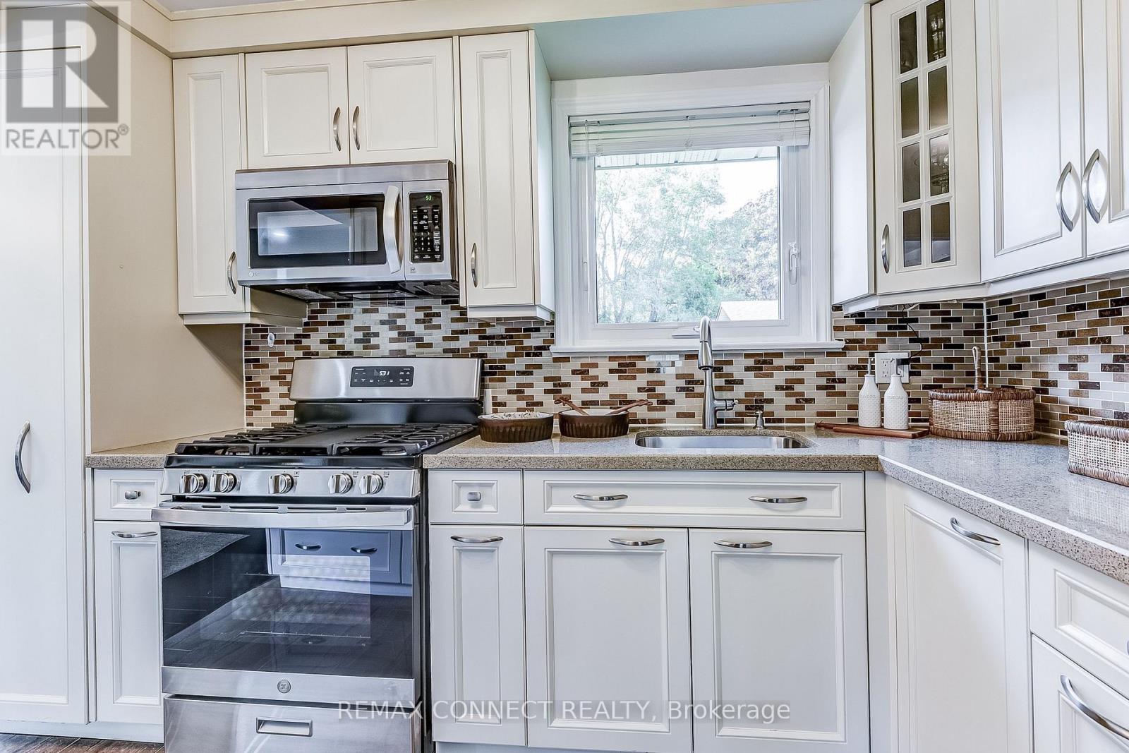 22 Ravine Park Crescent, Toronto, Ontario  M1C 2M3 - Photo 12 - E13037408