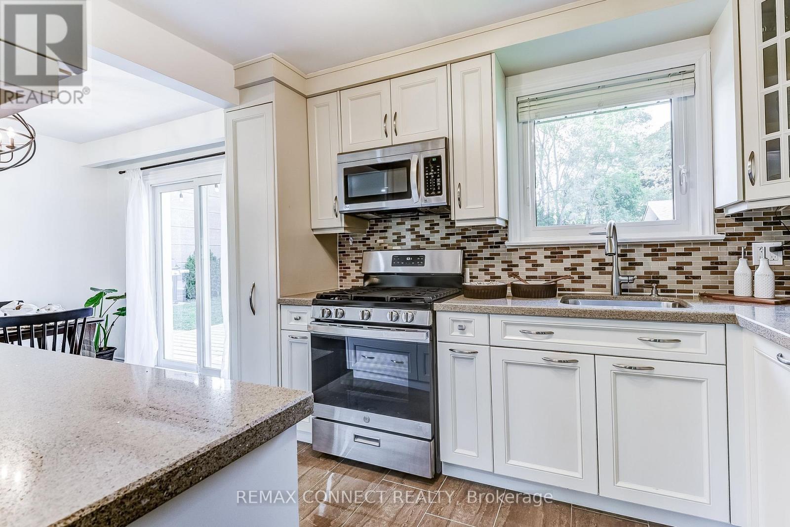 22 Ravine Park Crescent, Toronto, Ontario  M1C 2M3 - Photo 13 - E13037408