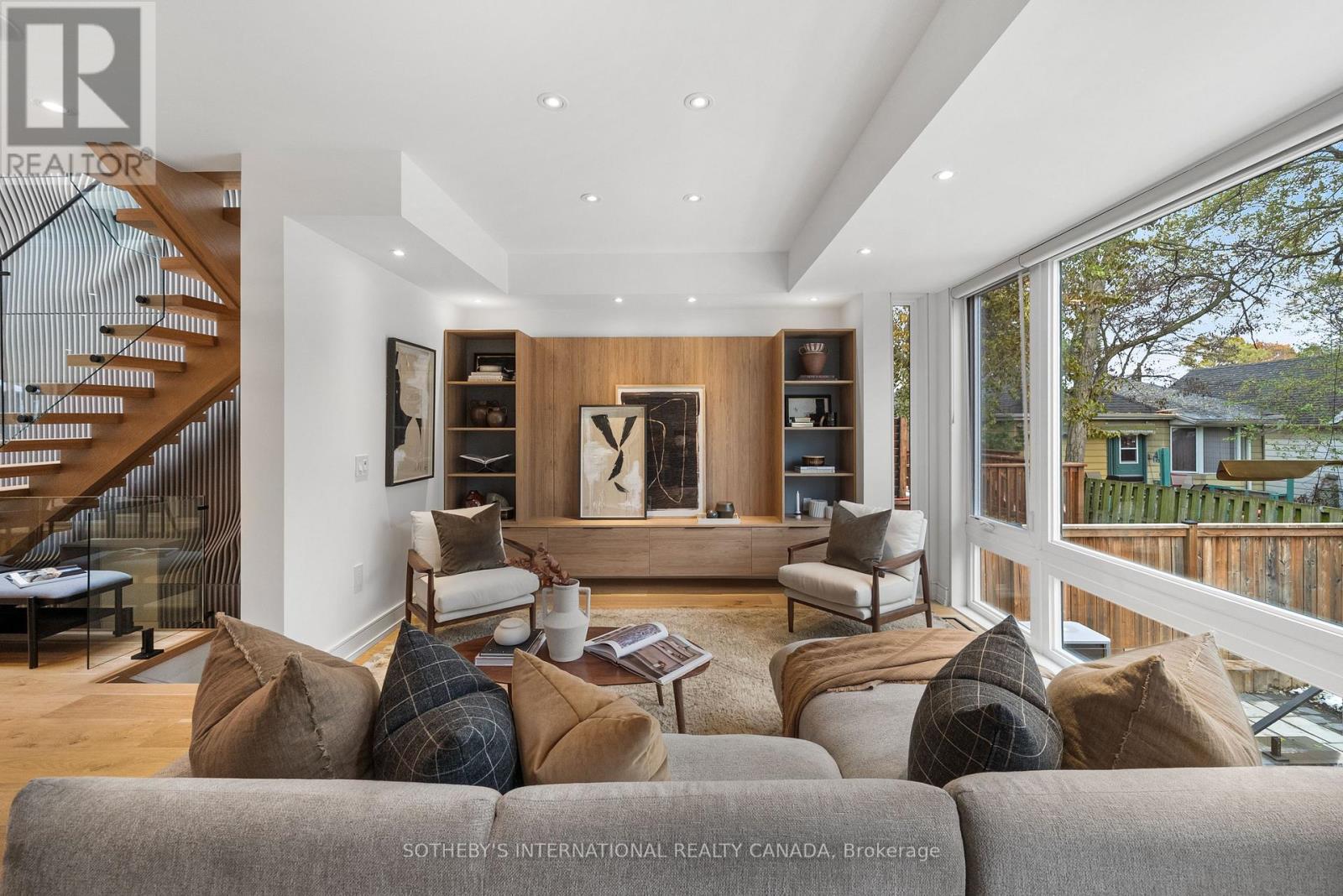 83 Virginia Avenue, Toronto, Ontario  M4C 2S8 - Photo 13 - E13037582