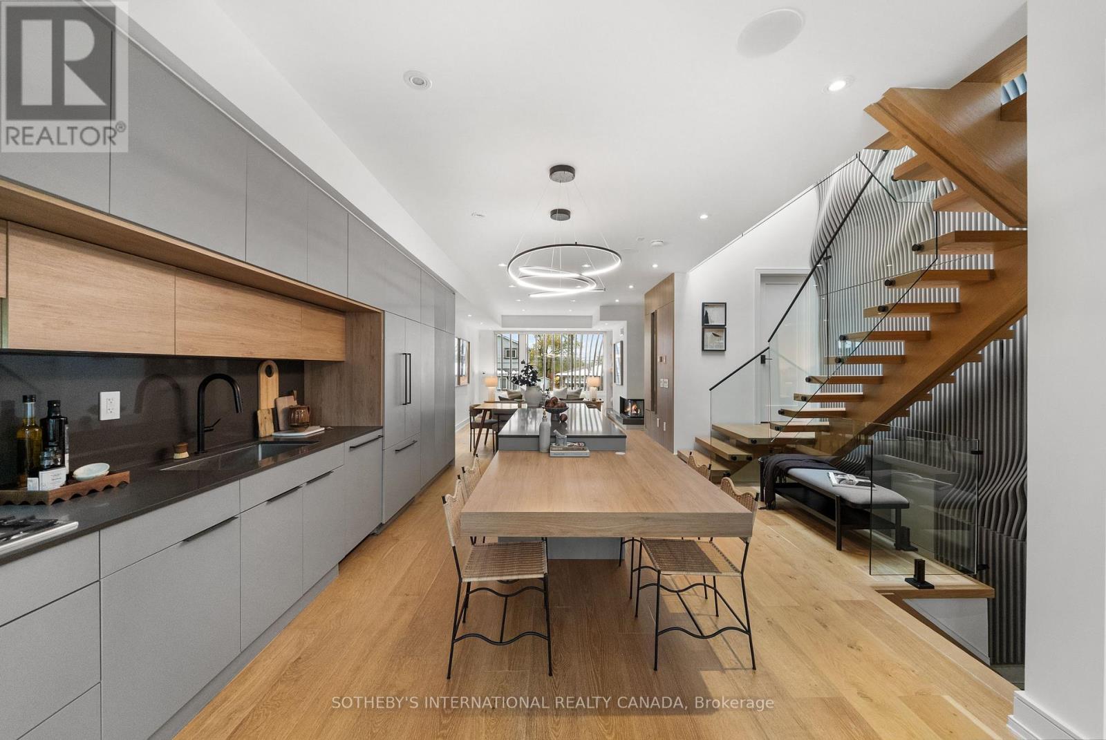 83 Virginia Avenue, Toronto, Ontario  M4C 2S8 - Photo 15 - E13037582