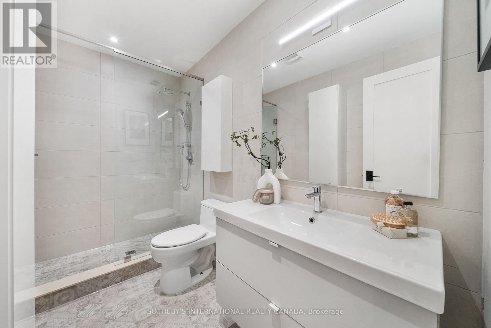 83 Virginia Avenue, Toronto, Ontario  M4C 2S8 - Photo 45 - E13037582