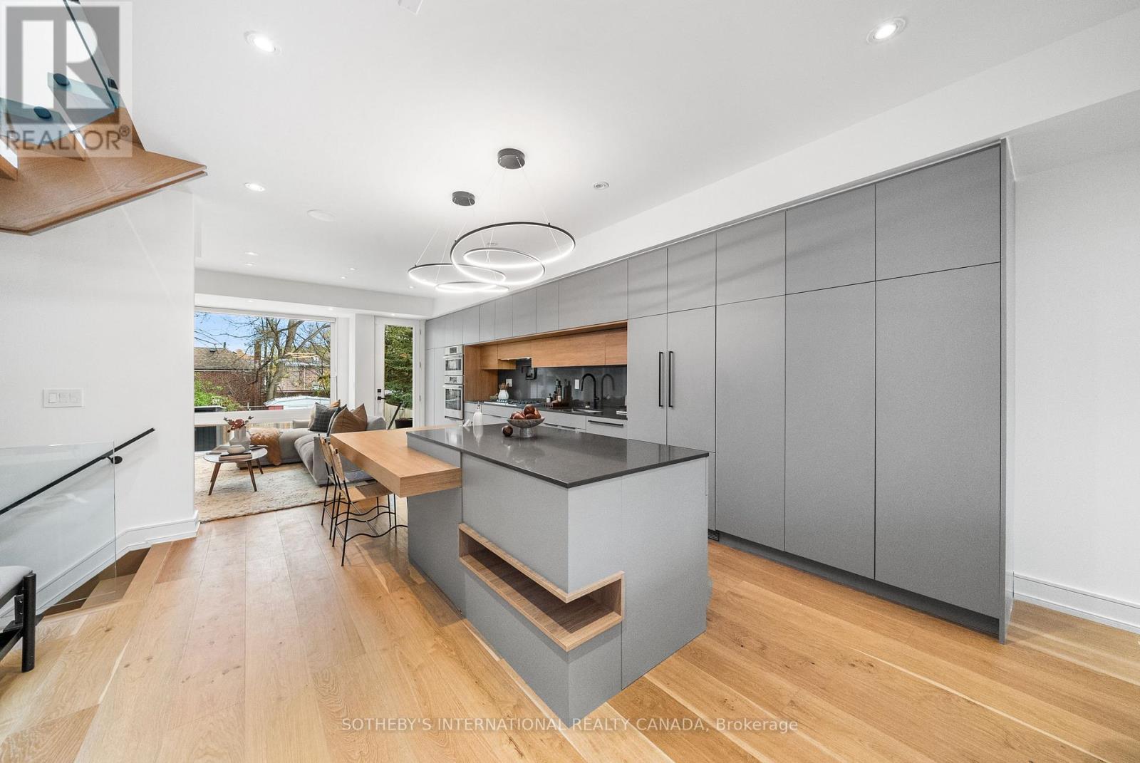 83 Virginia Avenue, Toronto, Ontario  M4C 2S8 - Photo 9 - E13037582