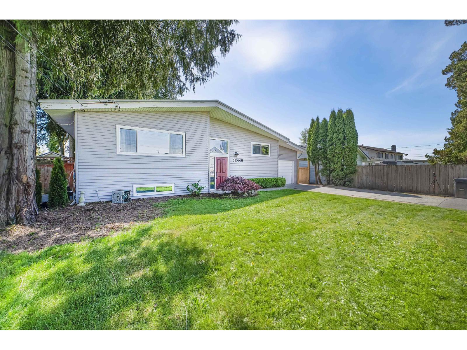 32446 Montgomery Avenue, Abbotsford, British Columbia  V2T 6A3 - Photo 3 - R3114687